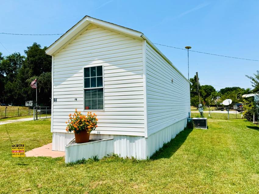 Auburndale, FL Mobile Home for Sale located at 201 Fish Haven Rd. Fish Haven